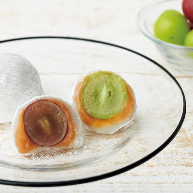 【ティールームで働くスタッフが考案】TEAレシピ Vol.4「シャルドネダージリンのぶどう大福」