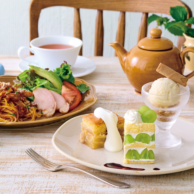 選べるパスタとアフタヌーンティーのセット（シャインマスカット）